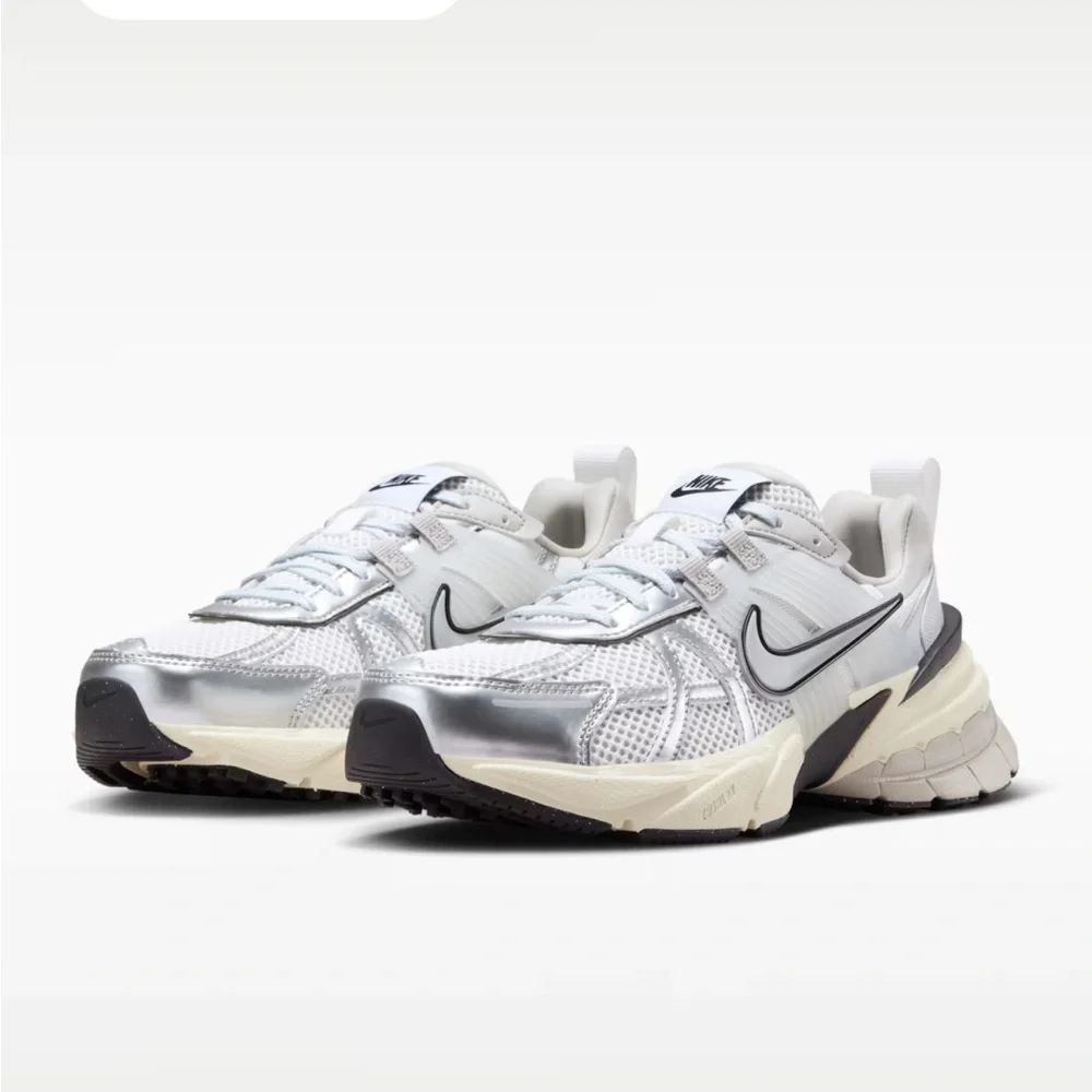 NIKE V2K Run Sneaker - Picture 1 of 10